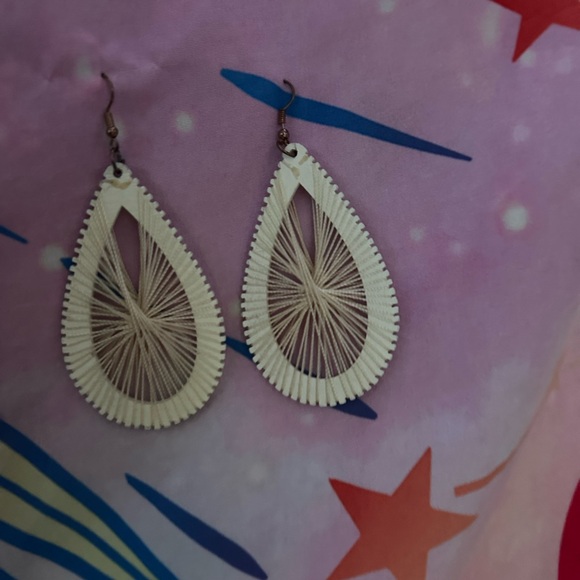Earrings - Picture 2 of 4